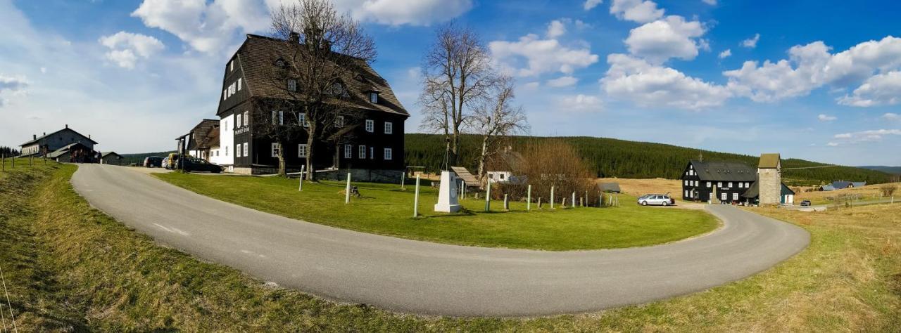 Hotel Pansky Dum - *